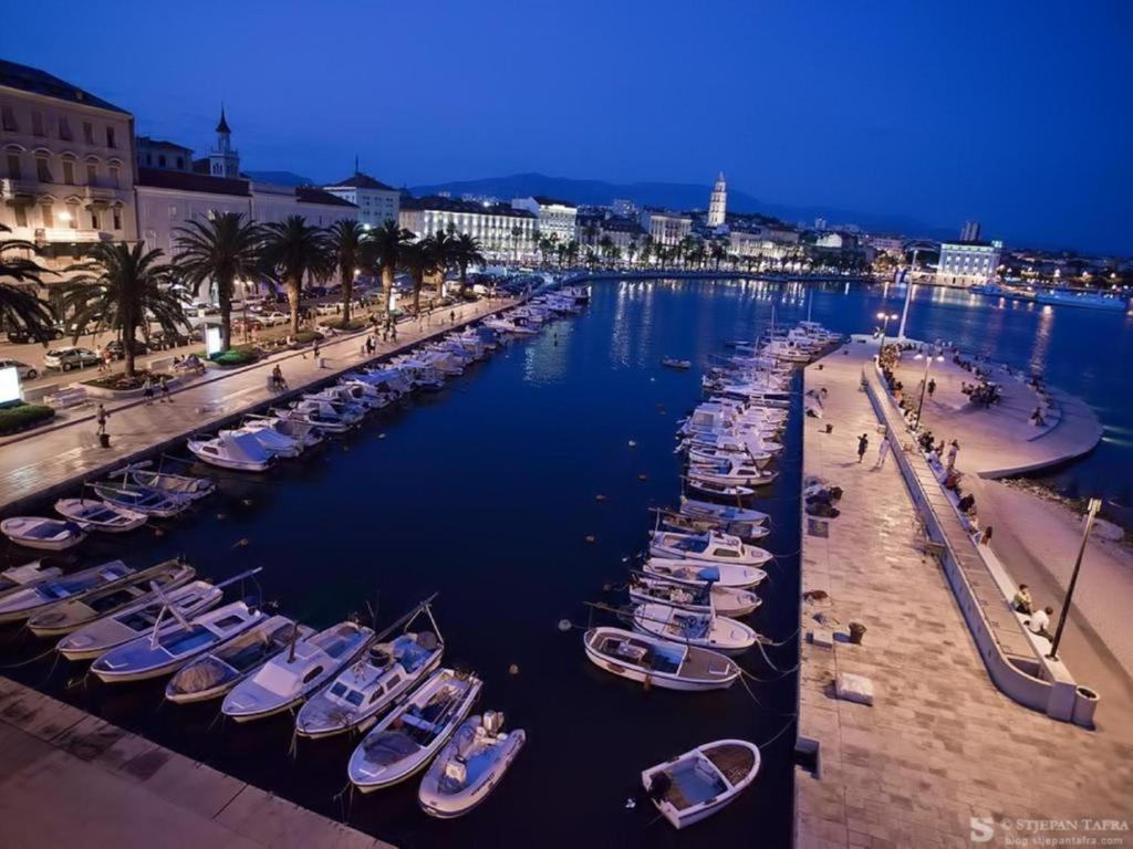 Apartment Dalmatinos Split Znjan Bagian luar foto