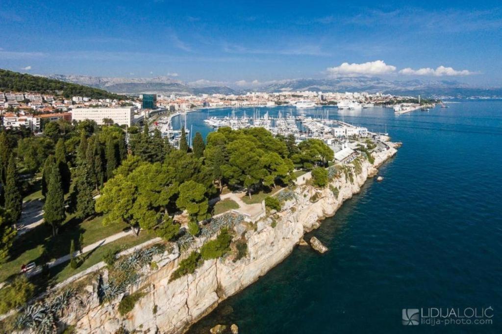 Apartment Dalmatinos Split Znjan Bagian luar foto
