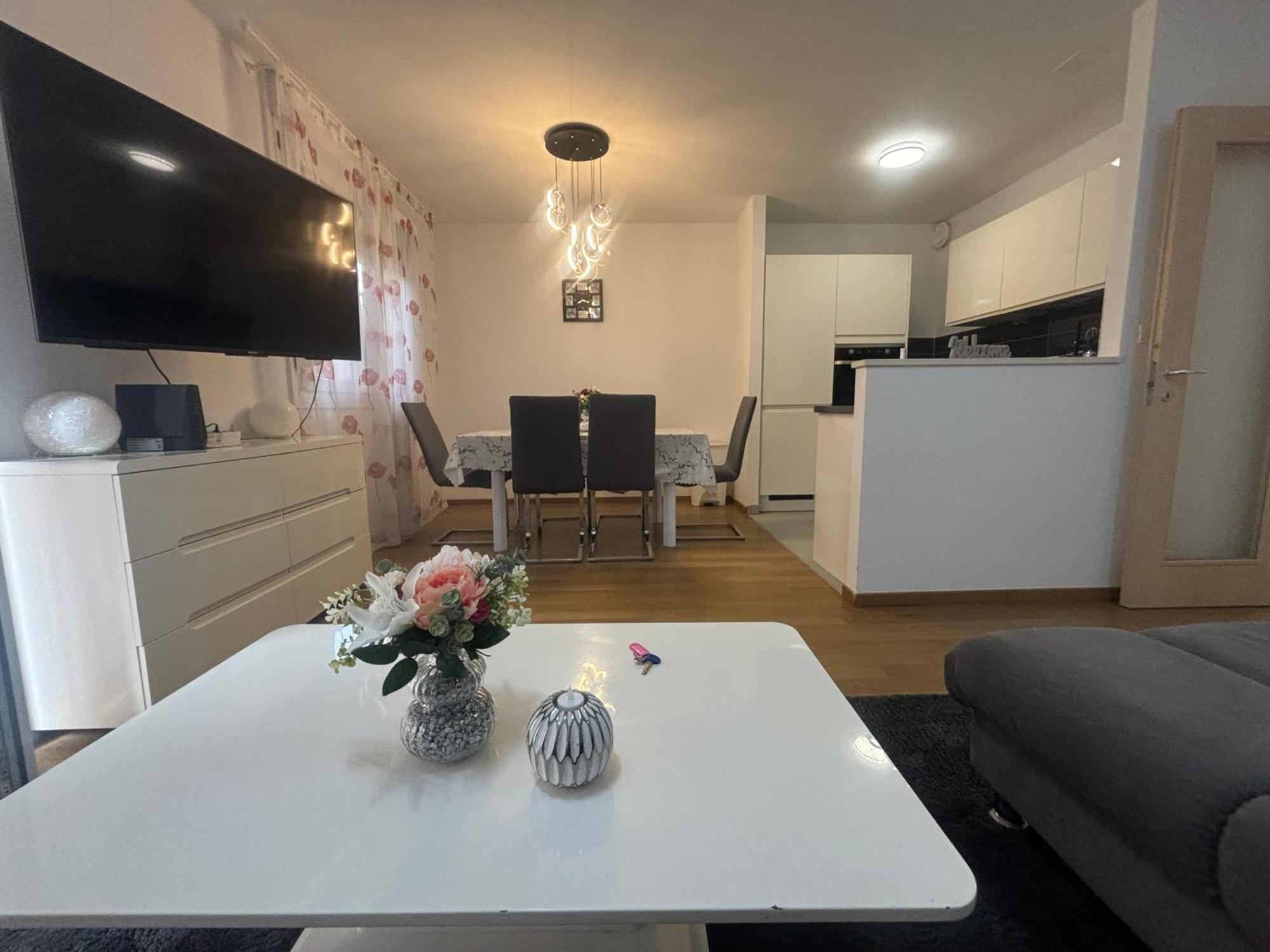 Apartment Dalmatinos Split Znjan Bagian luar foto