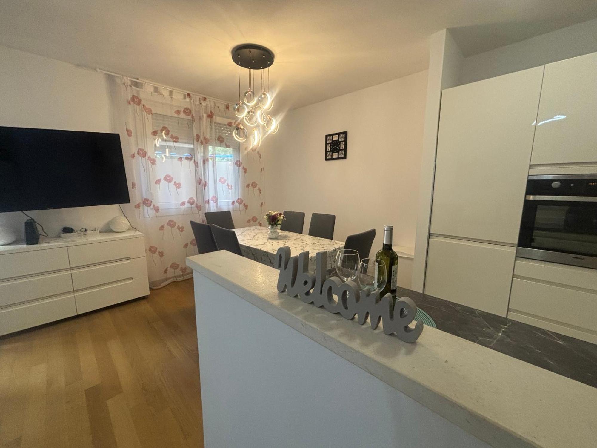 Apartment Dalmatinos Split Znjan Bagian luar foto